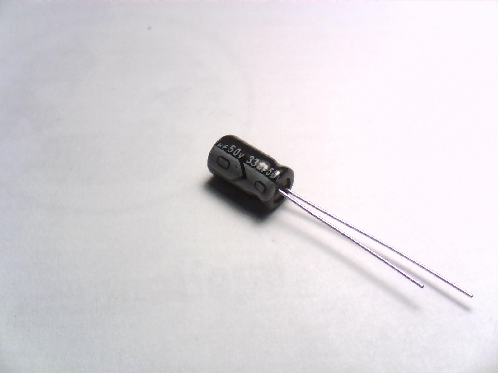 33uF 50V 6,3x11mm (Elektrolytkondensator) 33uF 50V 6,3x11mm (Elektrolytkondensator)