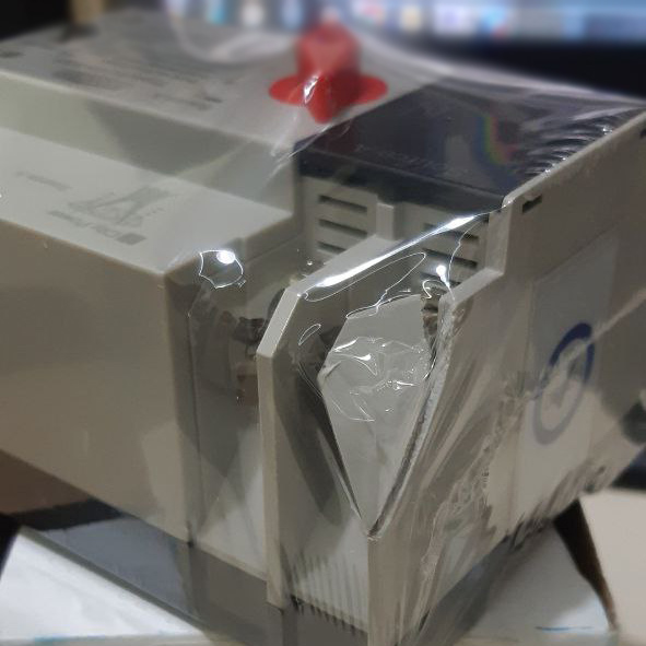 Автоматичний перемикач введення резерву 2P + 230V 63A TOQ5-63/2P. Уцінка: пошкоджений корпус Автоматичний перемикач введення резерву 2P + 230V 63A TOQ5-63/2P. Уцінка: пошкоджений корпус