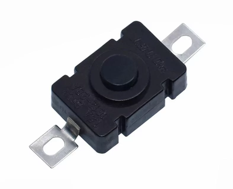Кнопка с фиксацией для фонарика  ON-OFF, 18x12mm (KAN-28)
