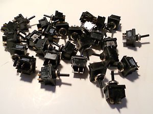 Kippschalter 2 Position (ON-ON), 2 Gruppen (Kema Keur miniature toggle switches 6 amp) Kippschalter 2 Position (ON-ON), 2 Gruppen (Kema Keur miniature toggle switches 6 amp)