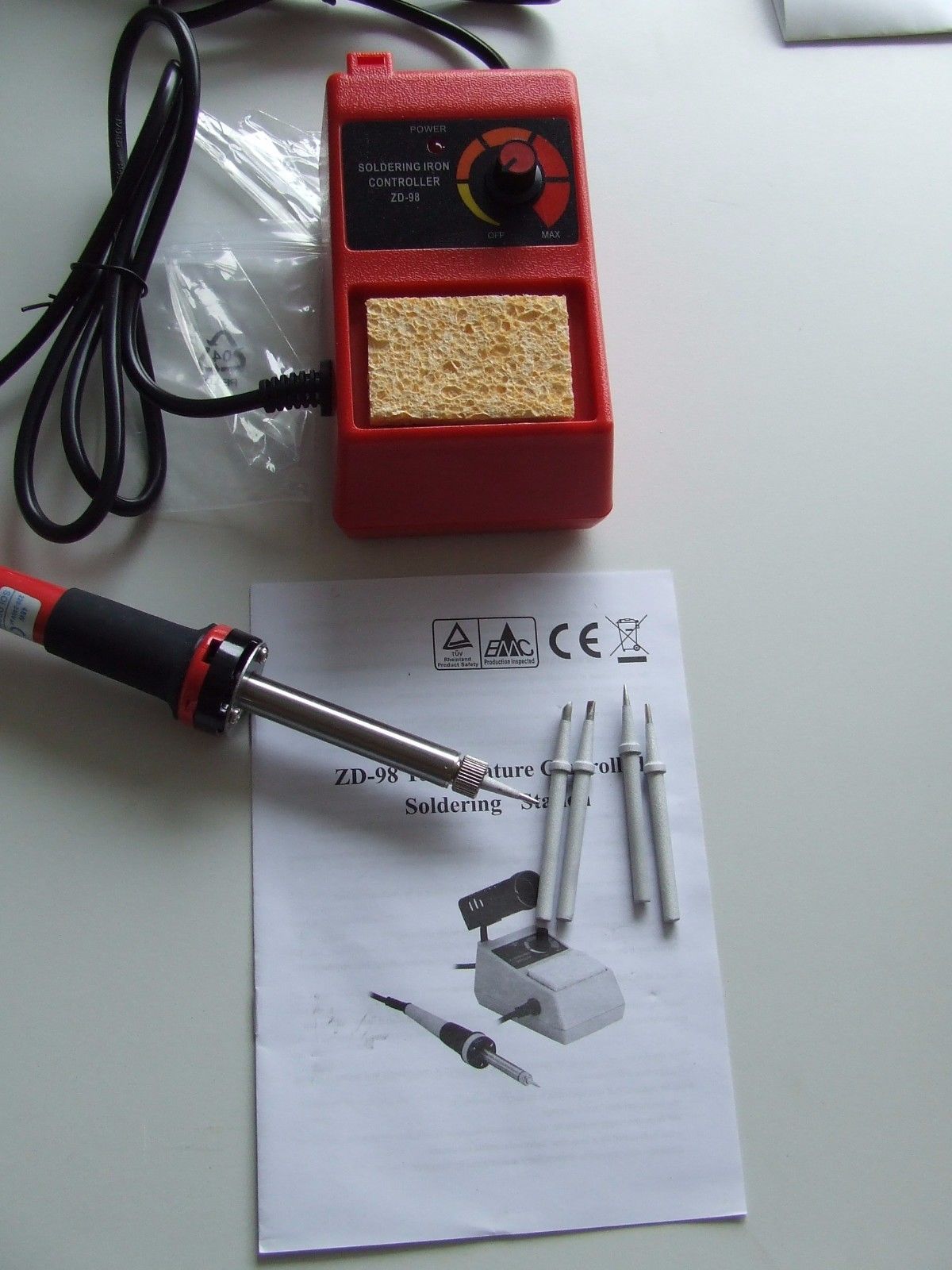 ZD-98 Kit  Regelbare Lötstation Lötkolben 150-450°C 48W Beliebte Art rot mit 4 Ersatzlötspitzen