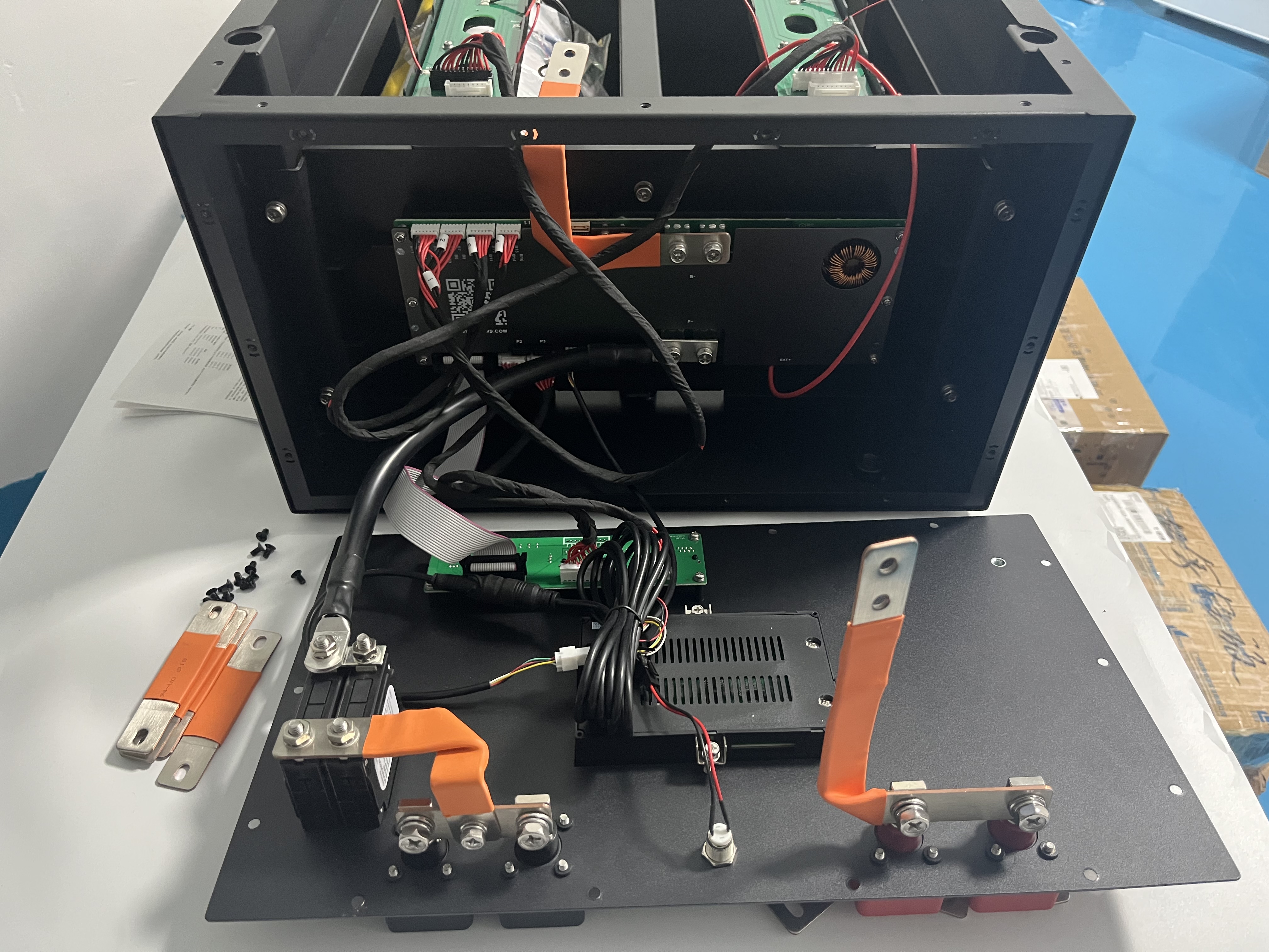 Battery box 51.2V for EVE 280/304/306/314Ah + BMS JK-PB2A16S20P