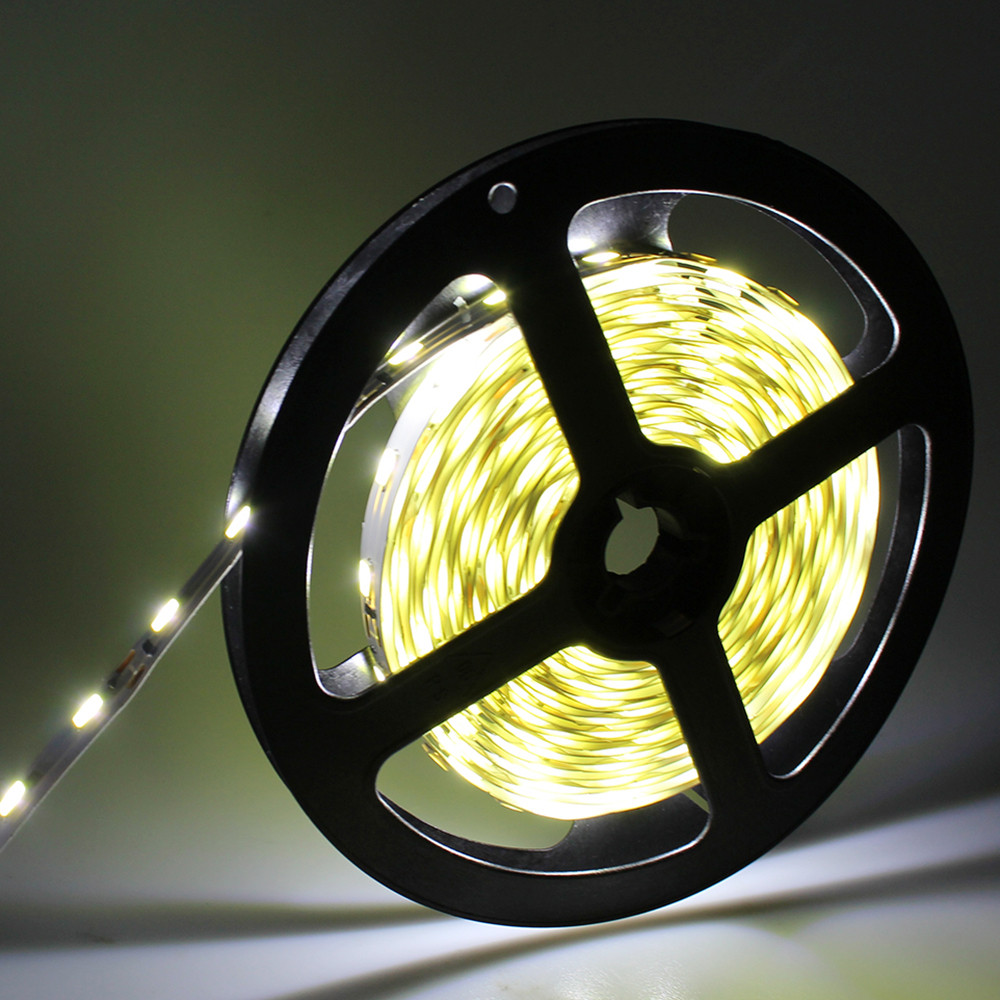 Светодиодная лента эконом класса 12V, 300LED-5630smd -12V-10MM White IP20 (бобина, 5м) Светодиодная лента эконом класса 12V, 300LED-5630smd -12V-10MM White IP20 (бобина, 5м)