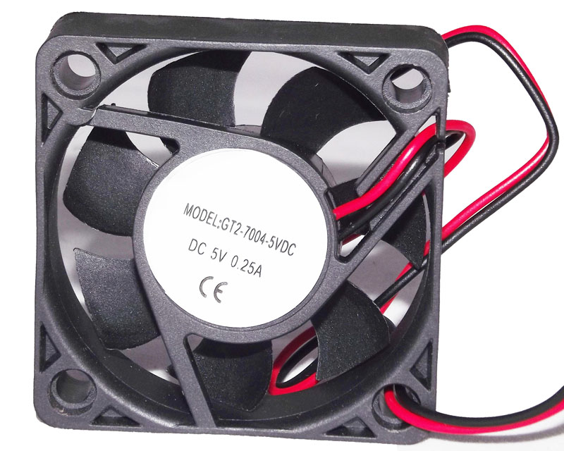 Вентилятор 50x50x15, 5V (GT2-7004 5VDC) Вентилятор 50x50x15, 5V (GT2-7004 5VDC)