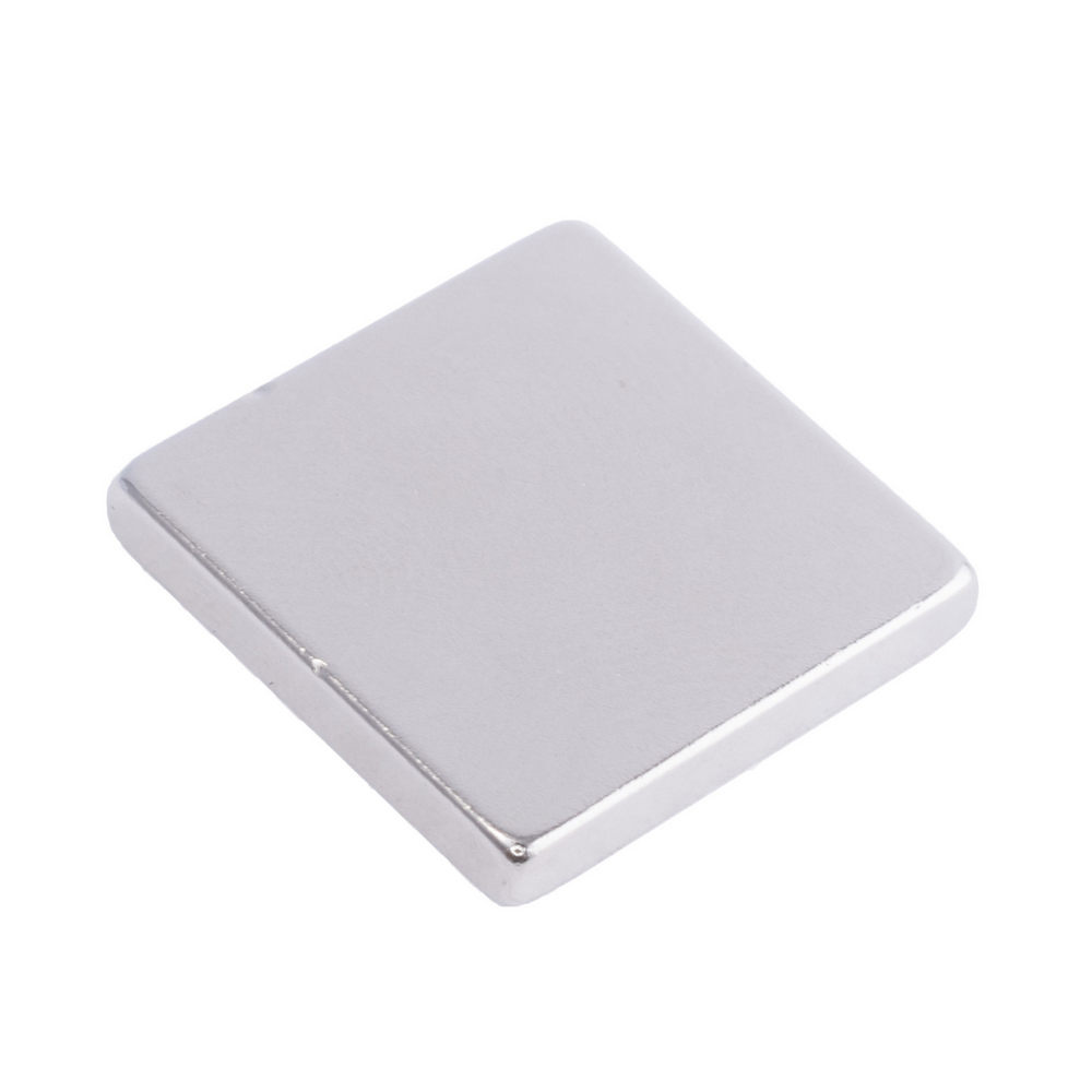 Магніт NdFeB, блок 20 x 20 x 3 mm (N38), Ni + Cu + Ni (нікель) Магніт NdFeB, блок 20 x 20 x 3 mm (N38), Ni + Cu + Ni (нікель)