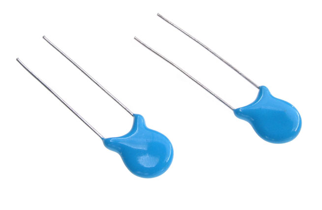 3,3pF 1kV NP0 C(+/-0,25pF) D<=5mm (TN1K03R3C-L516B-Hitano) 3,3pF 1kV NP0 C(+/-0,25pF) D<=5mm (TN1K03R3C-L516B-Hitano)