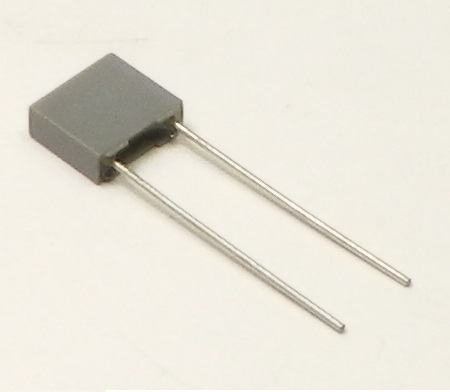 MKT 100nF 250VDC 5% P=5mm (SPKF062E104J050B) MKT 100nF 250VDC 5% P=5mm (SPKF062E104J050B)