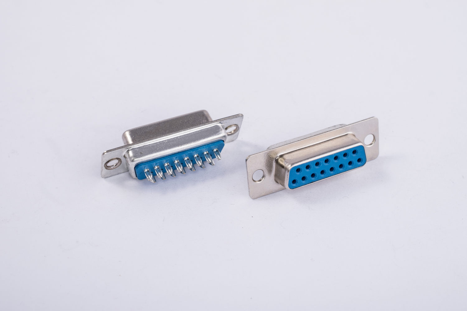 DB-15F D-SUB Buchse auf Kabel (KLS1-213-15-F-L KLS) DB-15F D-SUB Buchse auf Kabel (KLS1-213-15-F-L KLS)