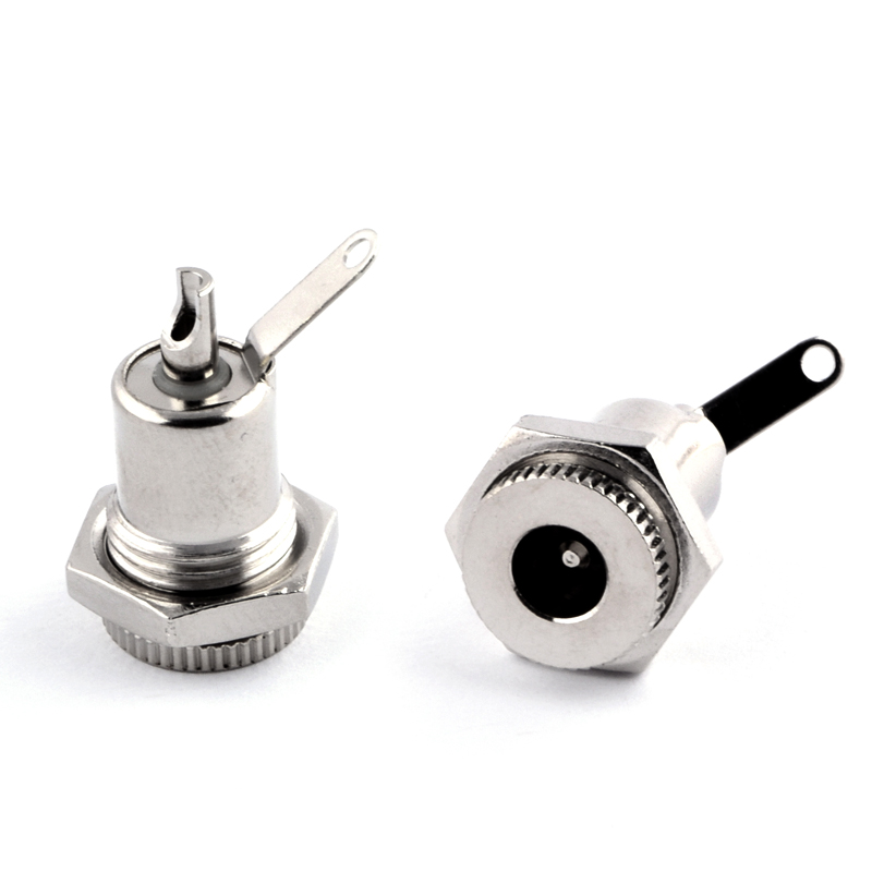 Netzsteckdose 2,1*5,5 block- metall (PC-GM2.1) Netzsteckdose 2,1*5,5 block- metall (PC-GM2.1)